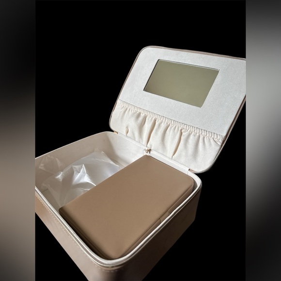 Beauty Bundle with Hair Accessories and Makeup - Picture 7 of 11